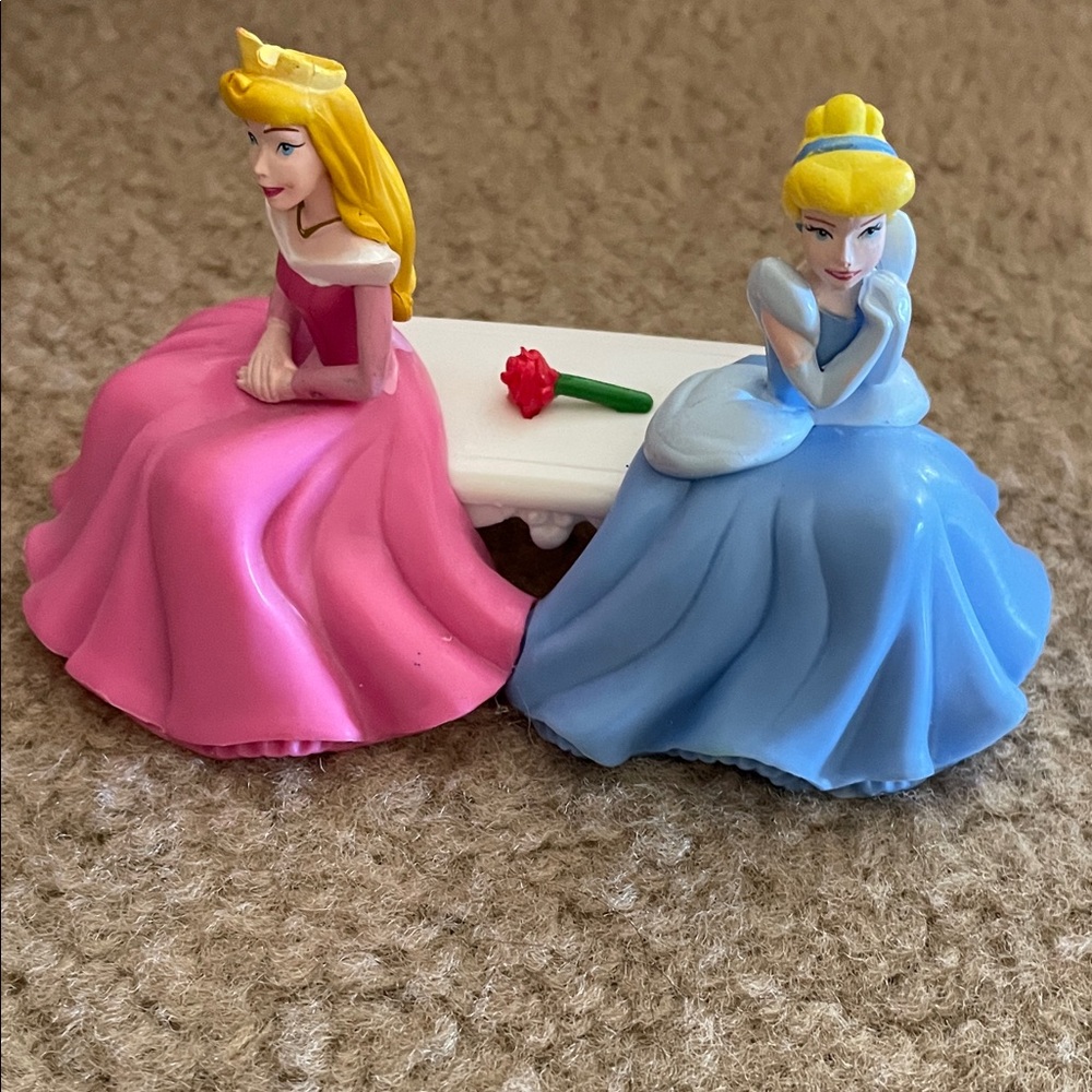 Disney Princess Figurine Set - Aurora and Cinderella - Picture 1 of 8